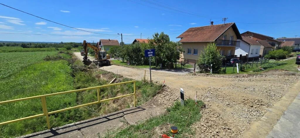 Uređenje kolnika u Ulici sv. Ivana u Gromačniku