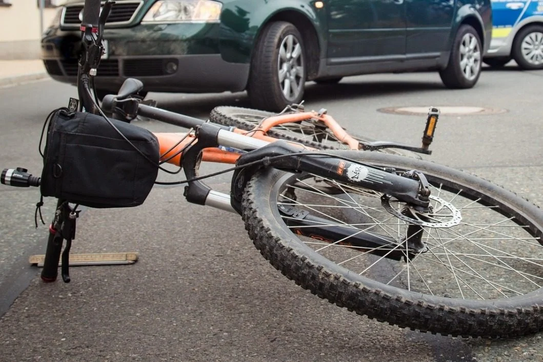 Biciklist teško ozlijeđen u prometnoj nesreći u Slavonskom Brodu