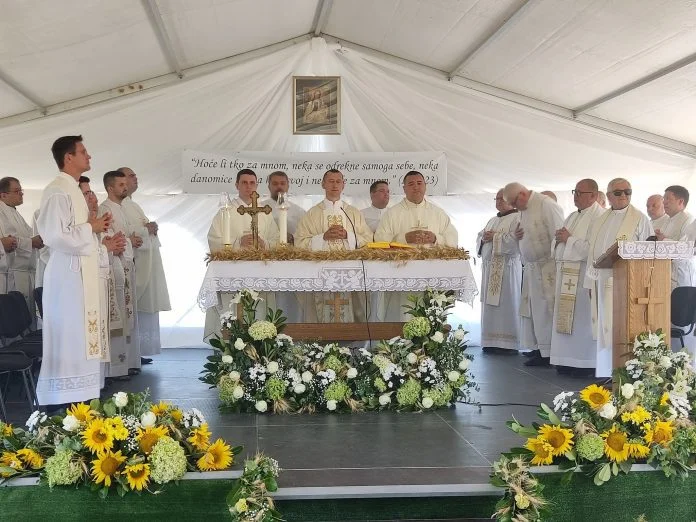 Svećeničko slavlje u Vrbju: Antun Stipić proslavio mladu misu