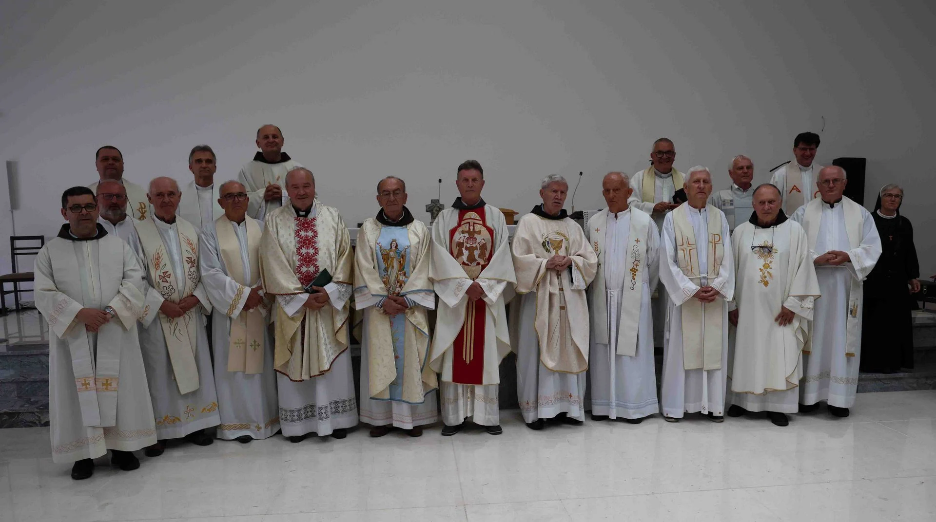 Fra Ivan Gavran proslavio 50 godina svećeništva u rodnoj župi Žeravac