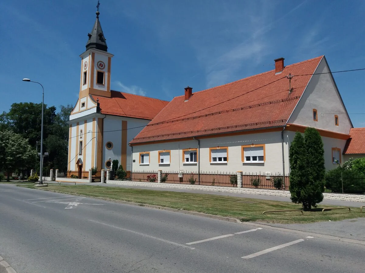 U Donjim Andrijevcima u tijeku radovi na pješačko-biciklističkoj stazi