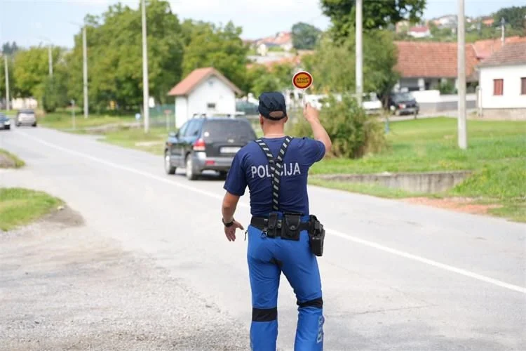 Vozač s 2,45 promila alkohola zatečen u vožnji Vinogradskom ulicom u Slavonskom Brodu