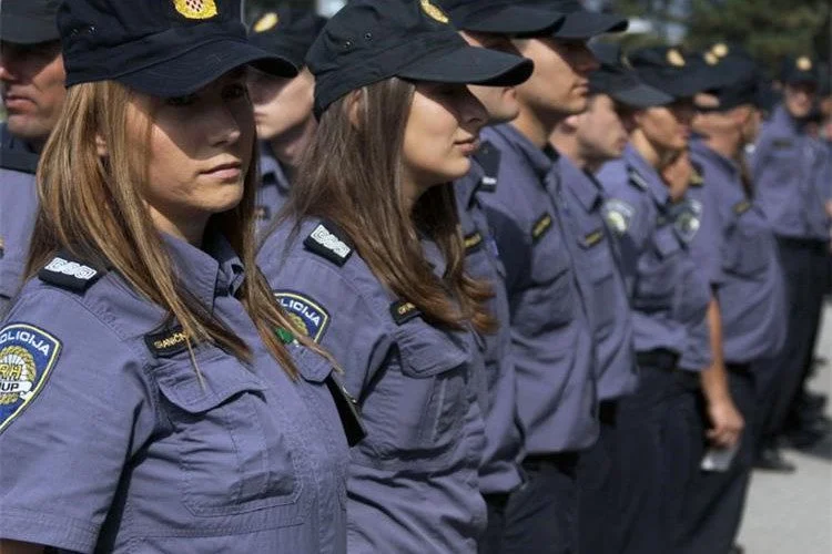 Vrijeđao policijske službenike na društvenim mrežama