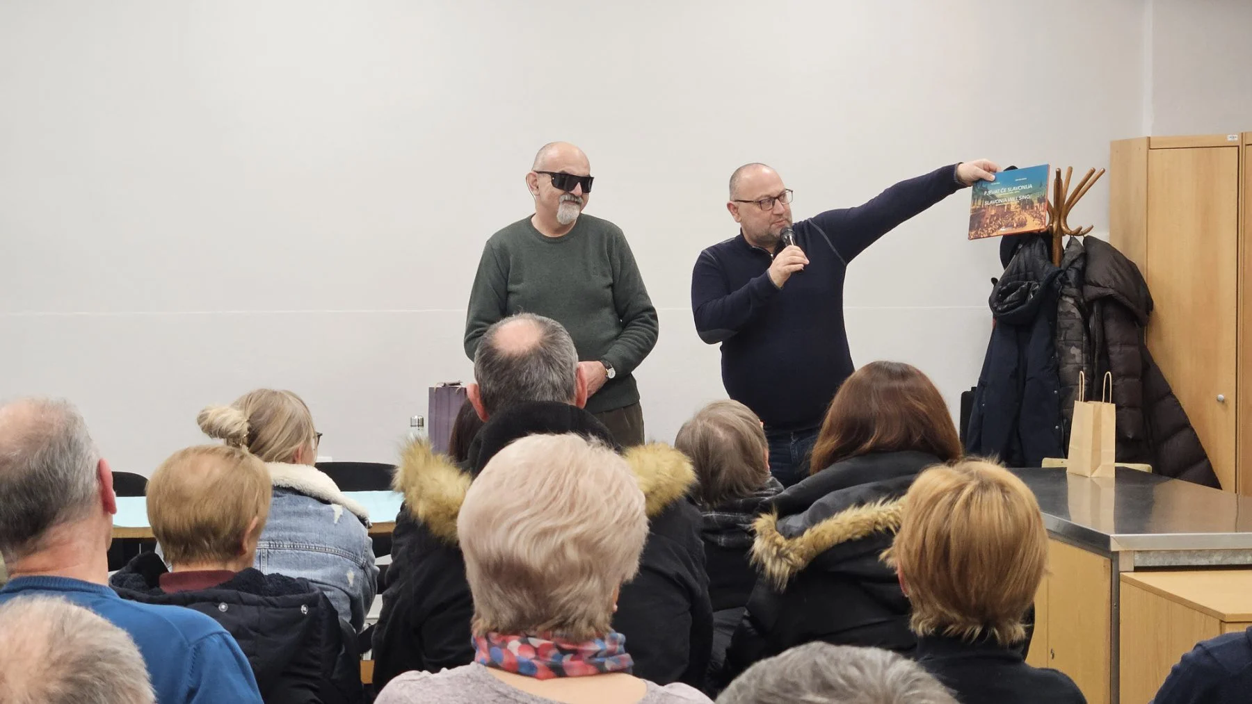 Predavanje slijepog planinara i kipara Emila Mandarića