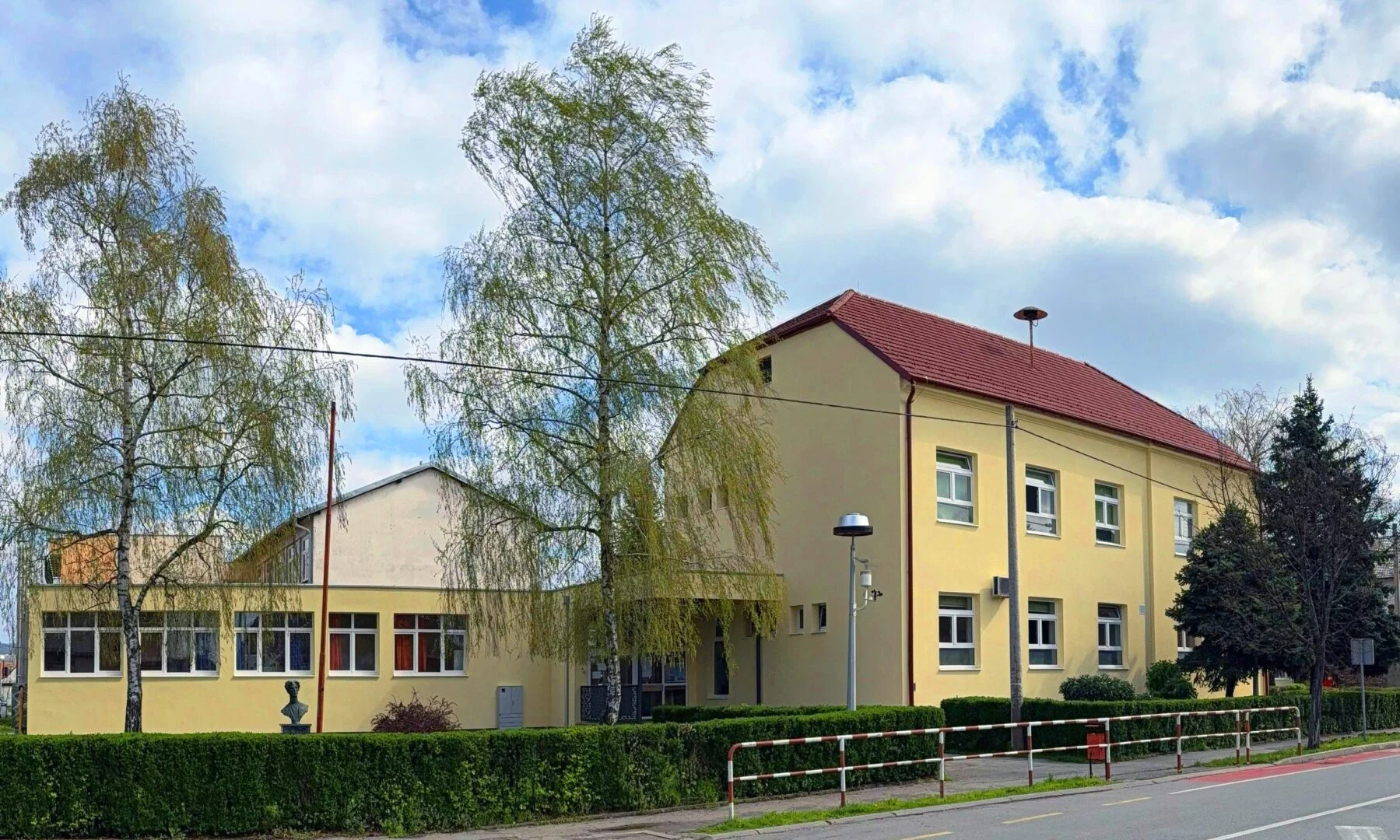 Otvorene ponude za dogradnju školske dvorane uz Osnovnu školu Ivana Brlić-Mažuranić