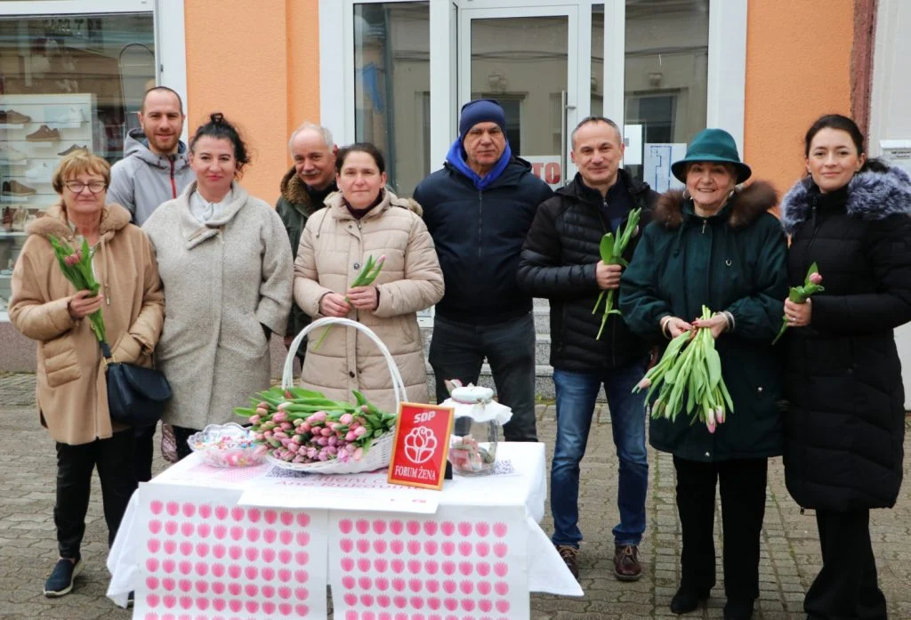 Održana humanitarna akcija “Omiljeni cvijet Ane Rukavine”