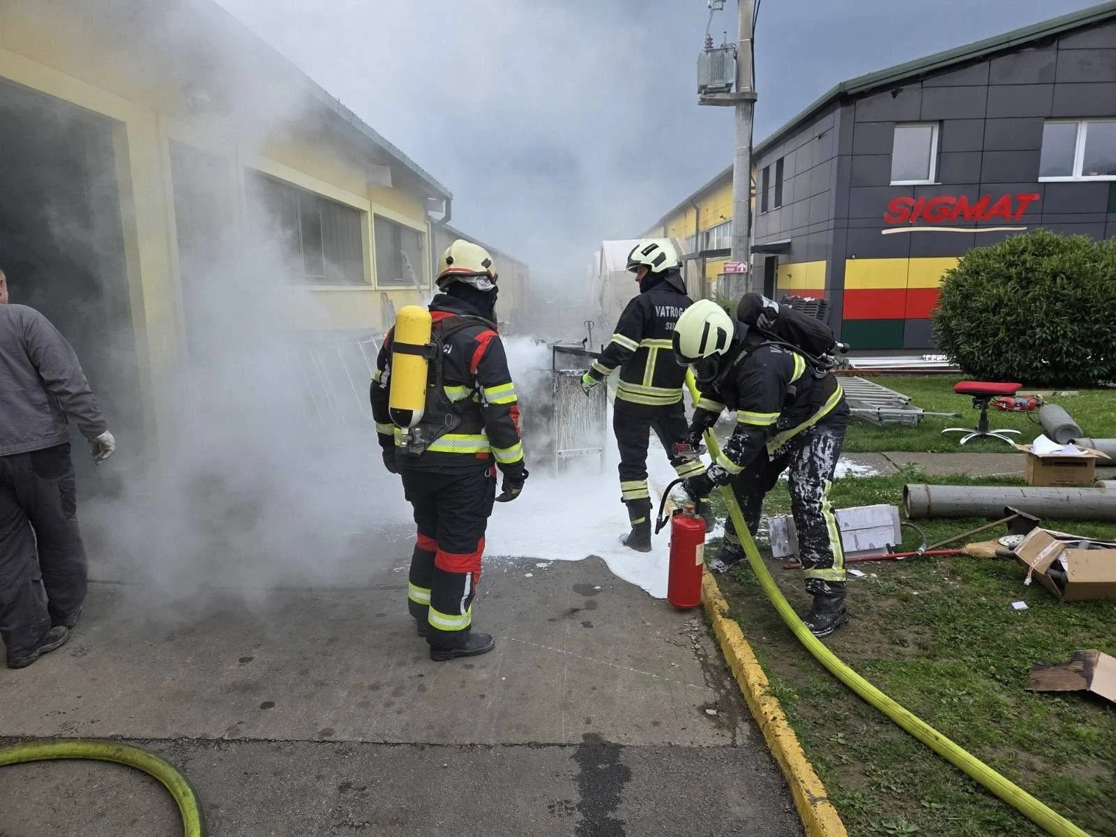 Požar u tvrtki Sigmat, brzom reakcijom vatrogasaca spriječena veća šteta