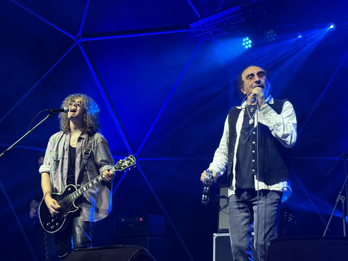 Koncert u Tvrđavi: Željko Bebek oduševio Brođane